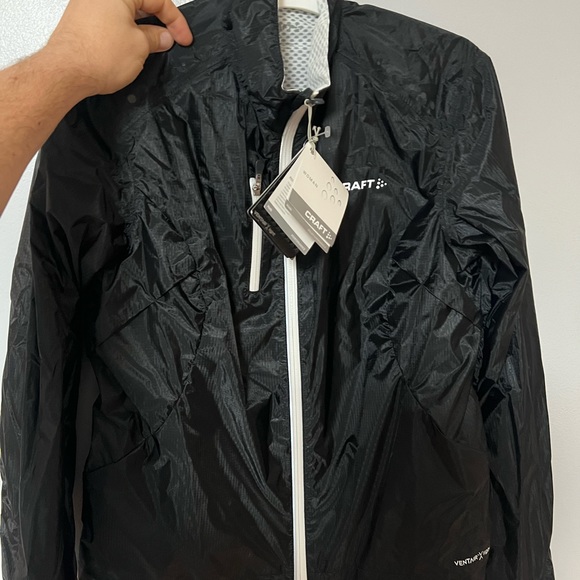 Craft Large L Womens vented running jacket. NWT - Picture 6 of 6